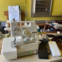 トヨタ 小型ロックミシン SLシリーズ
