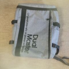 グレー×黒　スクエアリュック　ヒューズボックス風 