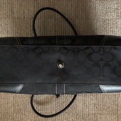 美品Coach ブラックレザートートバッグA4収納可能の画像
