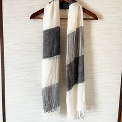【美品】リネン 麻 100%素材の大判薄手ストールの画像
