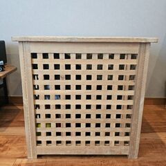 IKEA HOL ホール│サイドテーブル│アカシア材│50x50 cmの画像