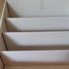 ダンボール本棚の画像