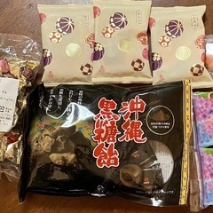 チョコレート、飴などお菓子無料で。
