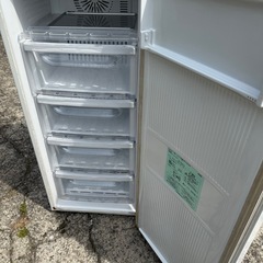 三菱　冷凍庫　★スチーム洗浄済みの画像