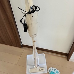マキタ 掃除機 スタンドと紙パック付き
 
