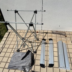 折りたたみテーブルの画像