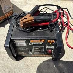 バッテリー充電器　
