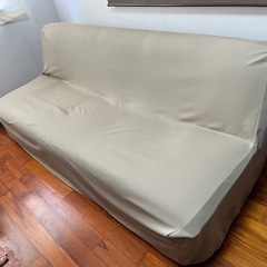 ソファベッド　収納あり、カバーあり、3人可能　