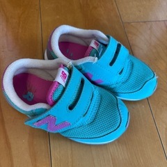 子供靴　ニューバランス15.5cm