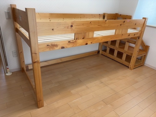 シングル　オール木製ロフトベッド　収納力大