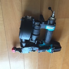 マキタ　高圧釘打ち機の画像