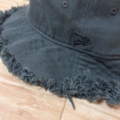 GW値下げ！美品【New Era 】フリンジバケットハット ブラックの画像