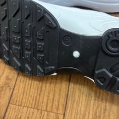 白のシンプルスニーカー　38と39ありの画像