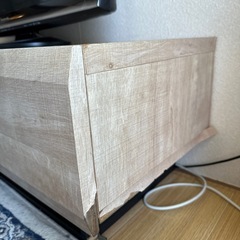 中古テレビ【テレビ台付き】の画像