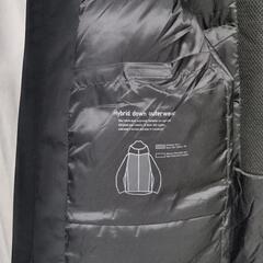 ユニクロ　ハイブリッドダウン　Mサイズ　ブラックの画像