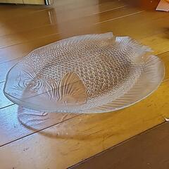 お魚のガラス大皿の画像