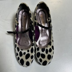ダルメシア柄パンプス