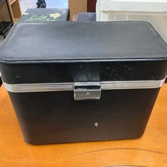 2505-073 カメラケース ブラック カギなし キズ汚れ有り