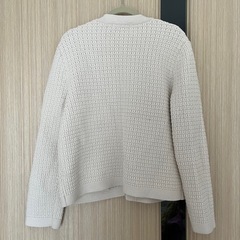 UNIQLO ニットカーディガン　オフホワイトの画像