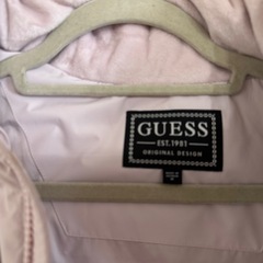 GUESS ダウン の画像