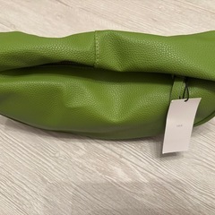 新品❣️ハーフムーンバッグ
