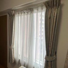 カーテン横91cm縦137cm×2枚の画像