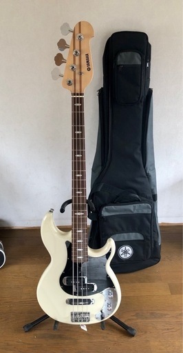 驚きの価格 値引きあり】ヤマハ BB424X Yamaha エレキベース アイボリー ベース