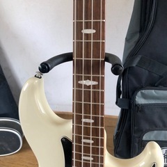 【値引きあり】ヤマハ BB424X Yamaha エレキベース アイボリー ギグバッグ付きの画像