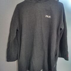 FILA　パーカー　　グレー