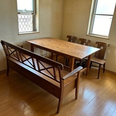 木製ダイニングテーブル