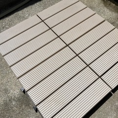 屋外用プラスチックすのこ　30cm角　つなげて使える　4枚セット