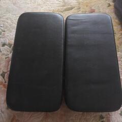 パンチンググローブ2個とキックミットとヘッドギア3点セット