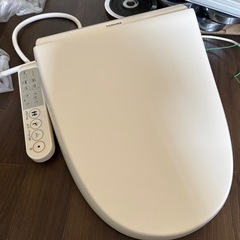 東芝　温水洗浄便座　　