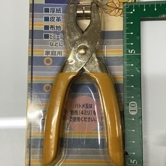 【未使用品】ハトメパンチ 4mm 紙 布 革 穴開け 穴補強 装飾 紐通しDIYの画像