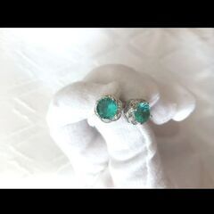 グリーン カラー ストーン フラワーモチーフ ピアス