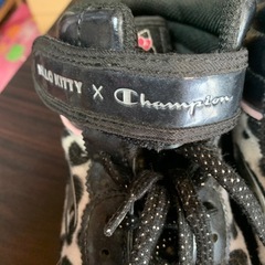 ハローキティコラボchampion 22.5EE 中古の画像