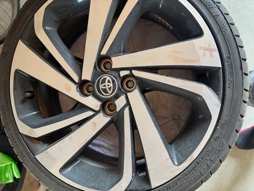 年内値下げ　トヨタライズの純正　ホイール　美品