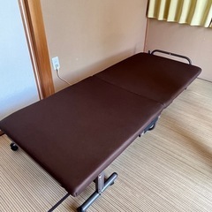 折りたたみベッドの画像