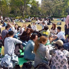 今日16時START‼︎ピクニック飲み会🍻@新宿中央公園