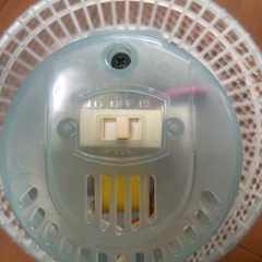 山善 15cmミニ卓上扇風機 ブルーの画像