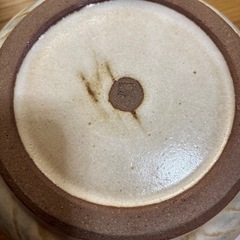 ⑩柔らかな色合いの中鉢　作家物　窯印あり　の画像