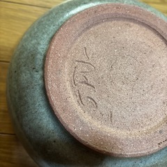 ⑪ブルー系の釉薬がかかった中鉢　作家物　窯印ありの画像