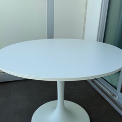 IKEAテーブル