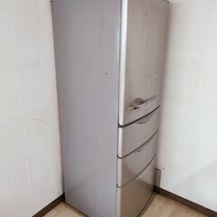 《無料》冷蔵庫　色シルバー　家庭用　大きめ