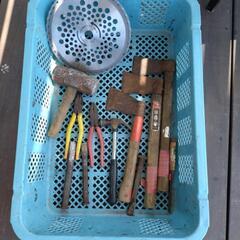 斧、草刈機用刃、ハンマーなどひとつ300円