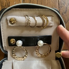 ④アクセサリー　差し上げます