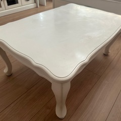 【無料・直接引き取り限定】ローテーブル差し上げます（ホワイト／可...