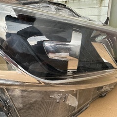セレナ　C27　ハイウェイスター　LEDヘッドライト 右の画像