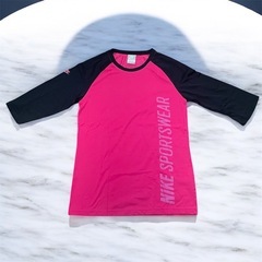 Mサイズ　NIKE トレーニングウェア　Tシャツ　ピンク×ブラック