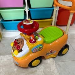 アンパンマン　乗用車　